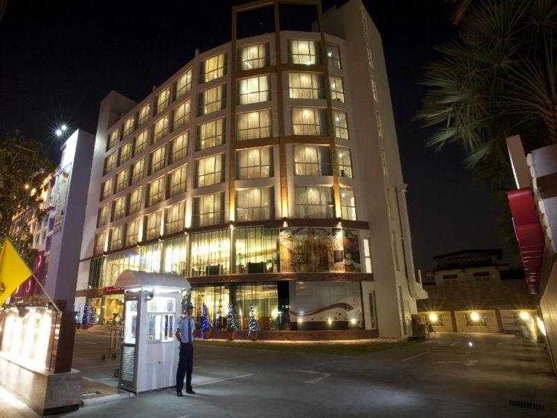 Lantana Resort Hotel Bangkok, Singapore