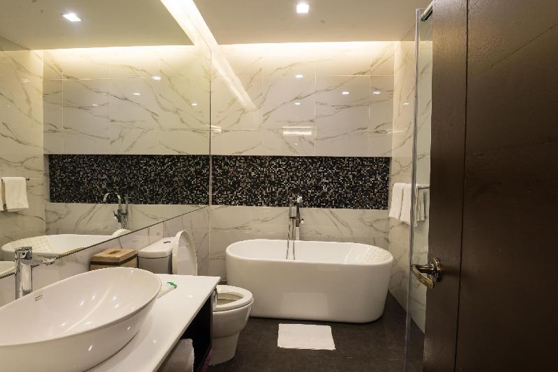 Photo of Lenox Hotel, 3-star hotel in Calasiao