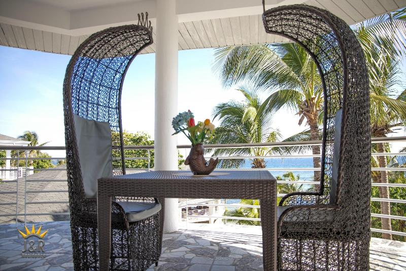 Photo of J&R Residence, 3-star hotel in Anda