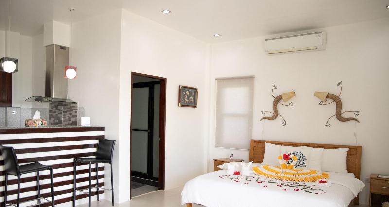 Photo of J&R Residence, 3-star hotel in Anda