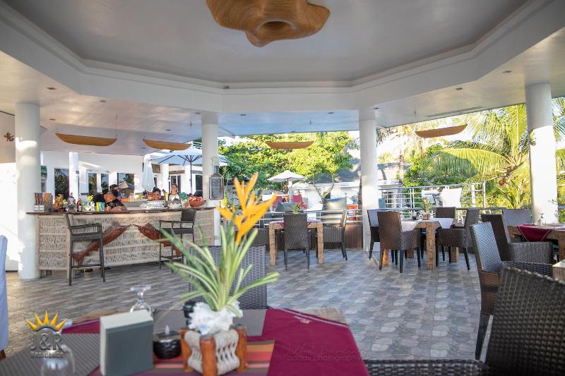 Photo of J&R Residence, 3-star hotel in Anda