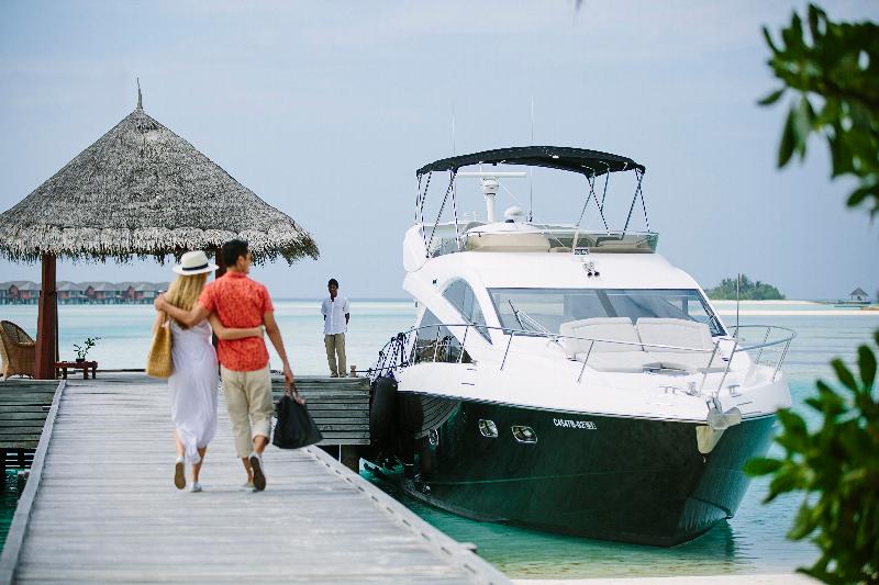 Naladhu Private Island Maldives, Singapore