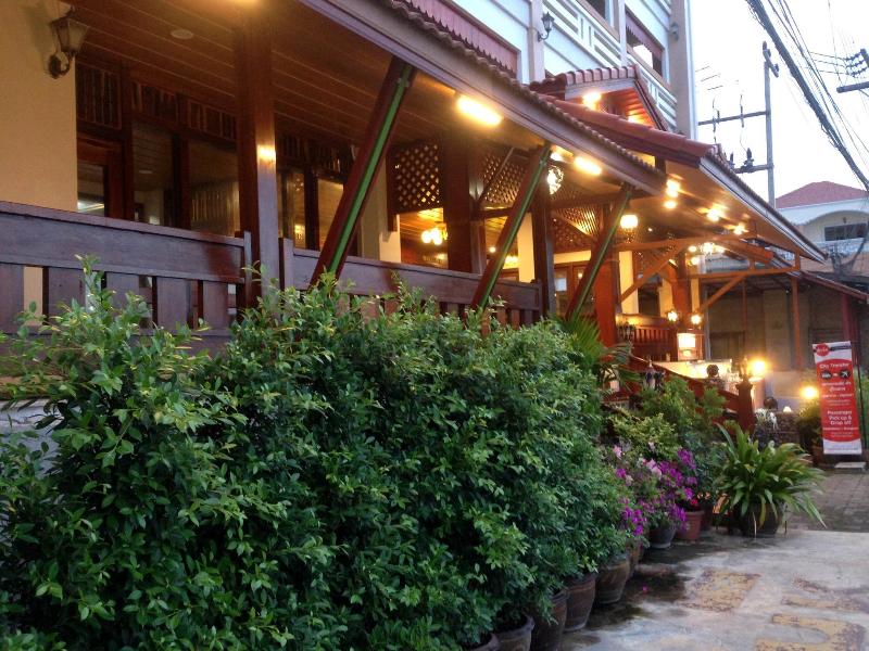 Photo of Riverfront Hotel Mukdahan, 3-star hotel in Mukdahan