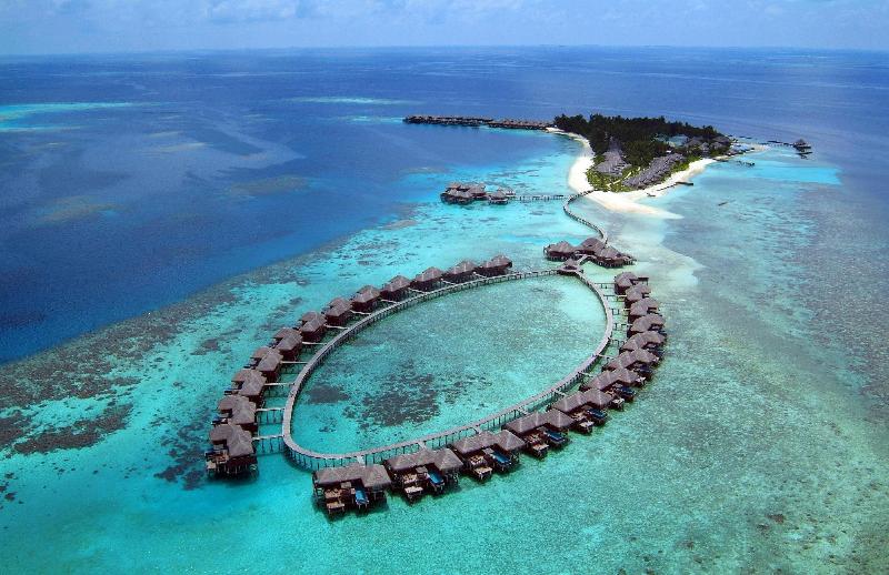 Coco Bodu Hithi, Singapore