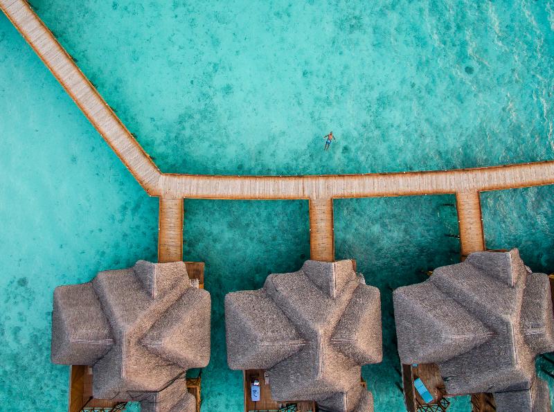 Fihalhohi Maldives, Singapore