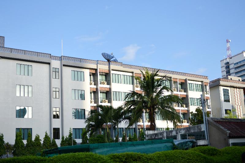 Picnic Hotel Bangkok, Singapore