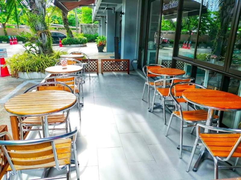 Photo of Beerapan Hotel, 2-star hotel in Bangkok (and vicinity)