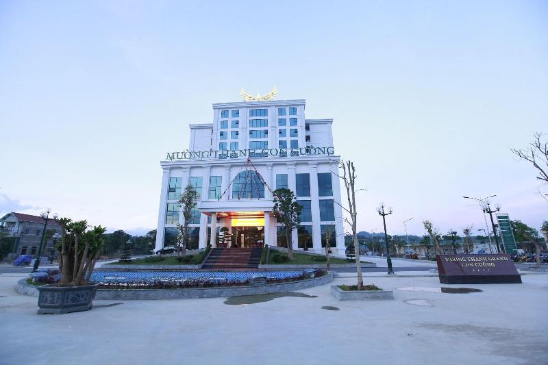 Muong Thanh Holiday Con Cuong, Singapore