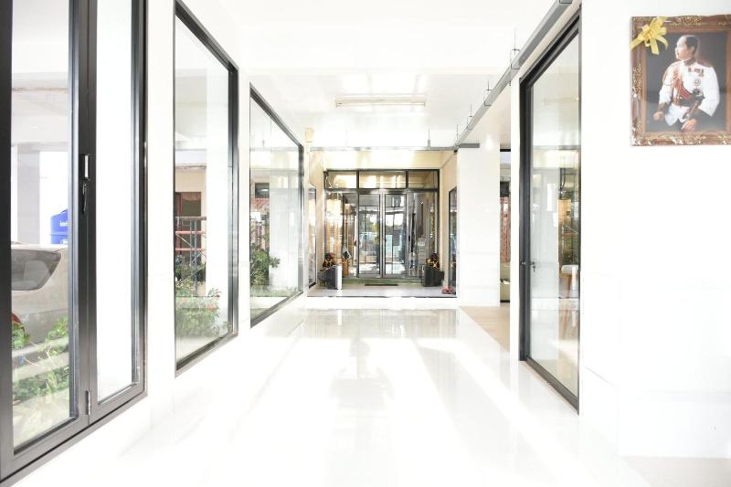 Photo of Basaya Laemchabang, 2-star hotel in Ban Thung Sukla (1)