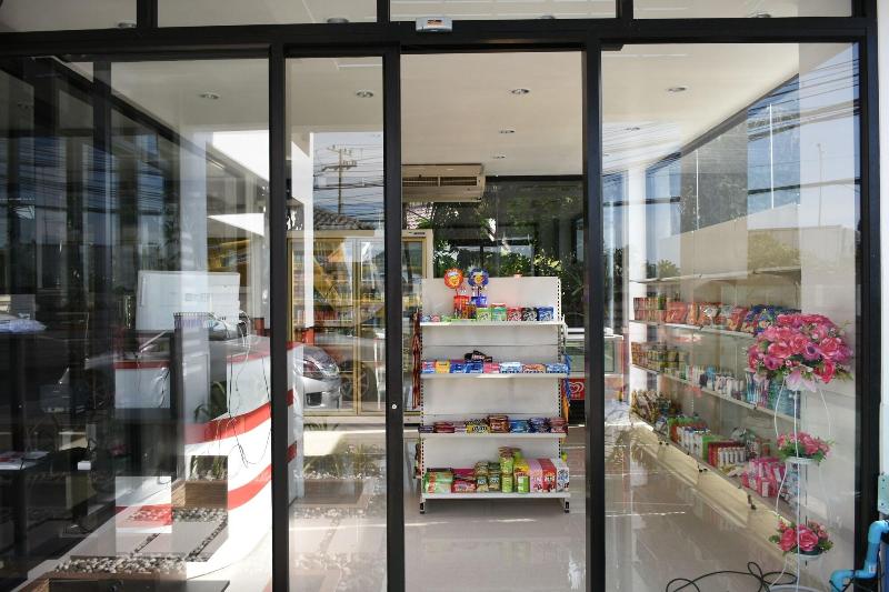 Photo of Basaya Laemchabang, 2-star hotel in Ban Thung Sukla (1)