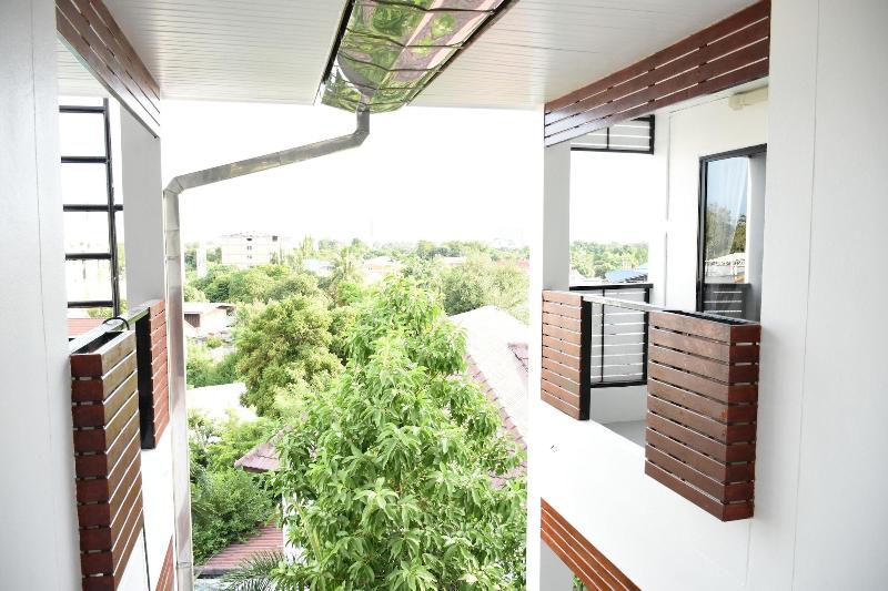 Photo of Basaya Laemchabang, 2-star hotel in Ban Thung Sukla (1)