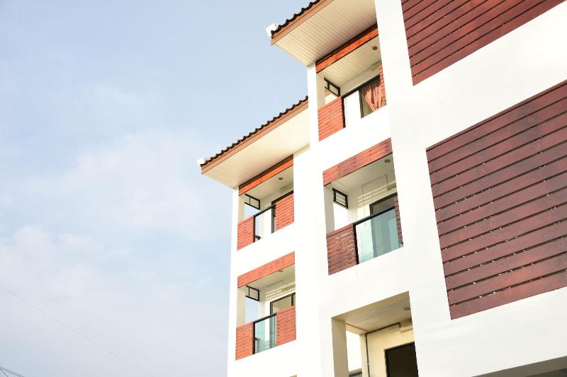 Photo of Basaya Laemchabang, 2-star hotel in Ban Thung Sukla (1)