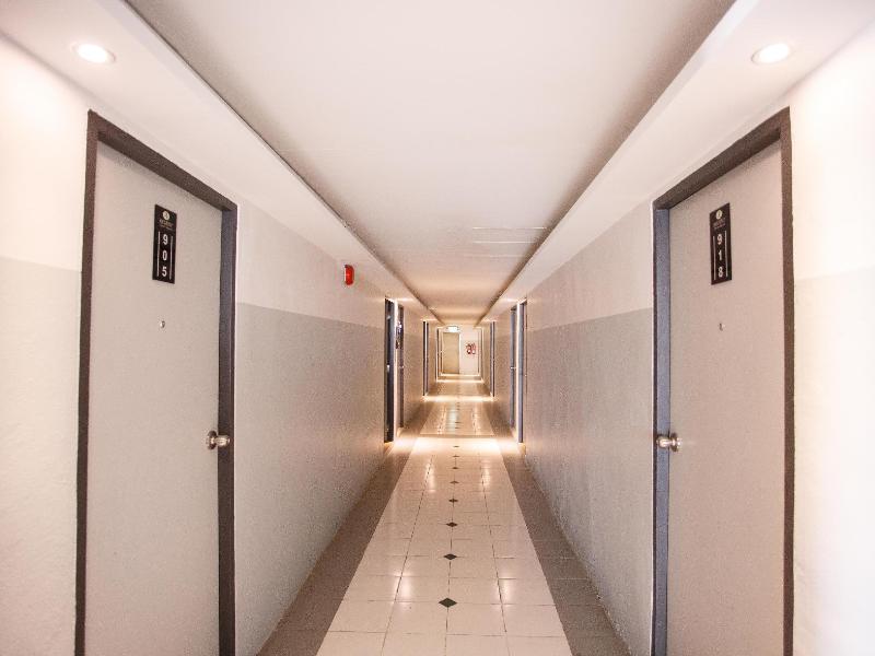 Photo of Regent Ngamwongwan, 2-star hotel in Bangkok (and vicinity)