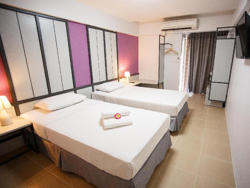 Photo of Regent Ngamwongwan, 2-star hotel in Bangkok (and vicinity)