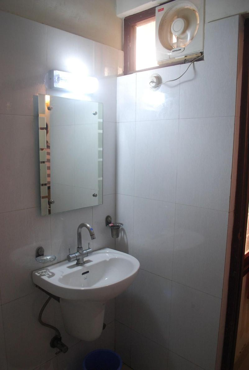 Photo of OYO 28053 Hotel Gayatri Palace, 2-star hotel in Agra District