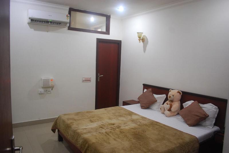 Photo of OYO 28053 Hotel Gayatri Palace, 2-star hotel in Agra District