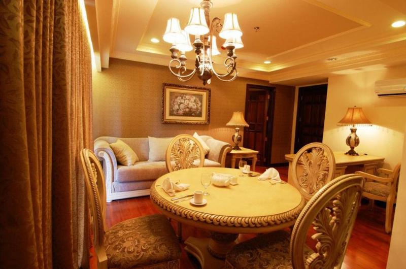 Photo of Villa Caceres Hotel, 4-star hotel in Naga
