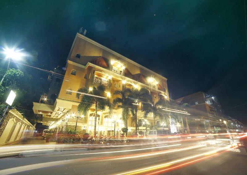 Photo of Villa Caceres Hotel, 4-star hotel in Naga