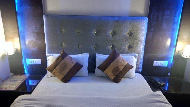 Photo of Hotel Tashkent Palace, 3-star hotel in Delhi (and vicinity)