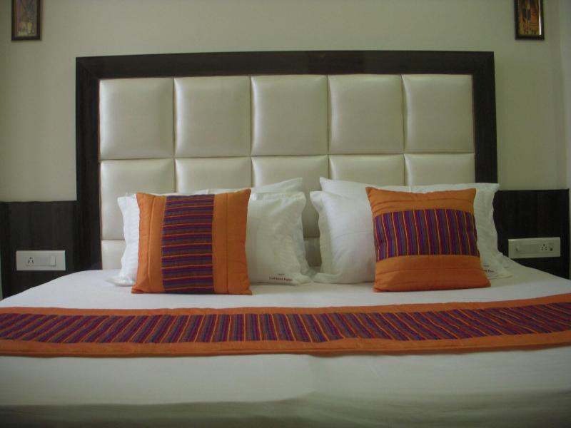 Photo of Hotel Tashkent Palace, 3-star hotel in Delhi (and vicinity)