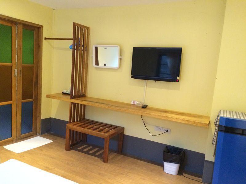 Photo of Apple Beachfront Resort, 3-star hotel in Ko Chang