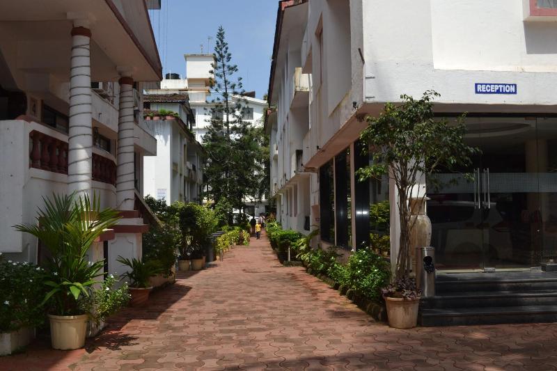 Photo of Stay Simple Sunkissed Plaza Resort, 3-star hotel in Calangute
