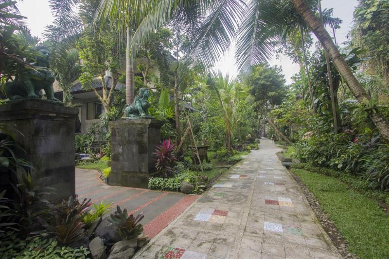 Dewangga Ubud, Singapore