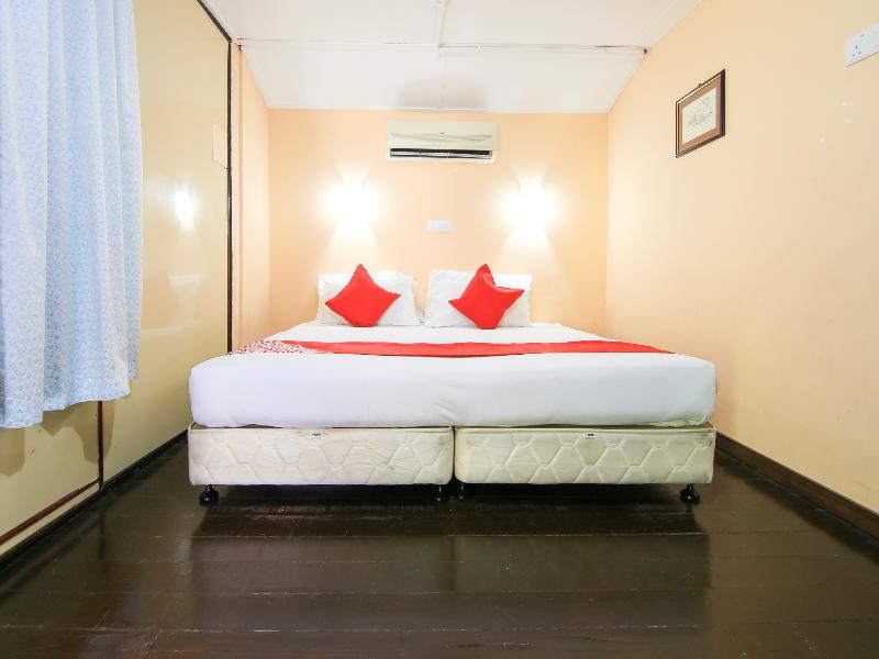 Photo of Hotel O Ombak Inn Chalet, 2-star hotel in Pangkor Island