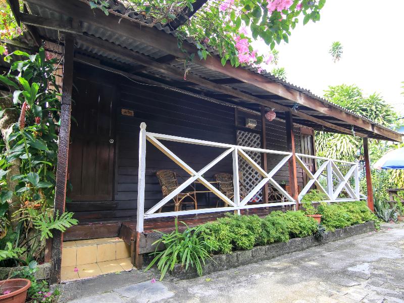 Photo of Hotel O Ombak Inn Chalet, 2-star hotel in Pangkor Island