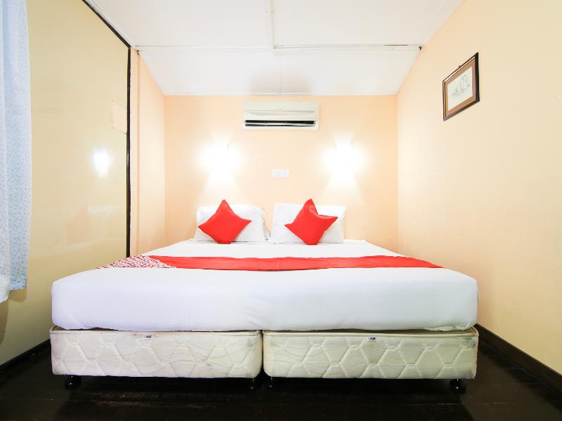 Photo of Hotel O Ombak Inn Chalet, 2-star hotel in Pangkor Island