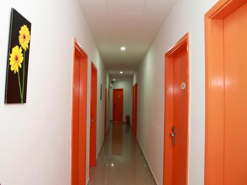 1 Hotel Kuchai Lama, Singapore