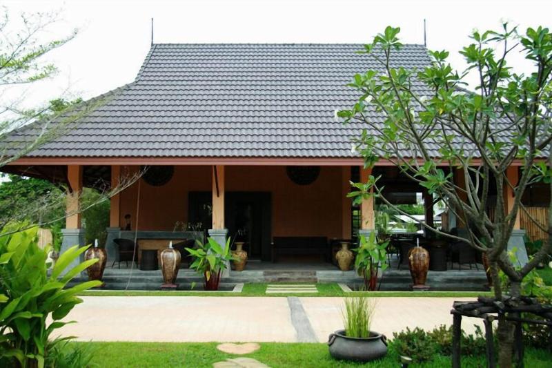 Photo of Chalicha Resort, 3-star hotel in Chumphon