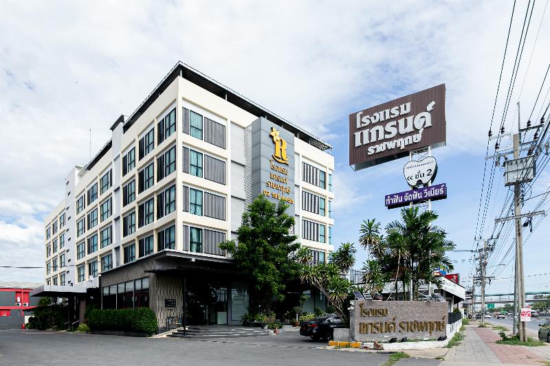 Grand Ratchapruek Hotel, Singapore