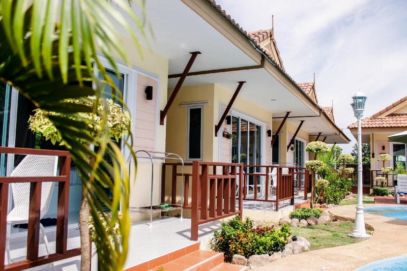 Photo of Charm Resort Cha-am, 3-star hotel in Hua Hin (and vicinity)