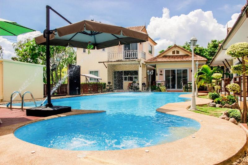 Photo of Charm Resort Cha-am, 3-star hotel in Hua Hin (and vicinity)