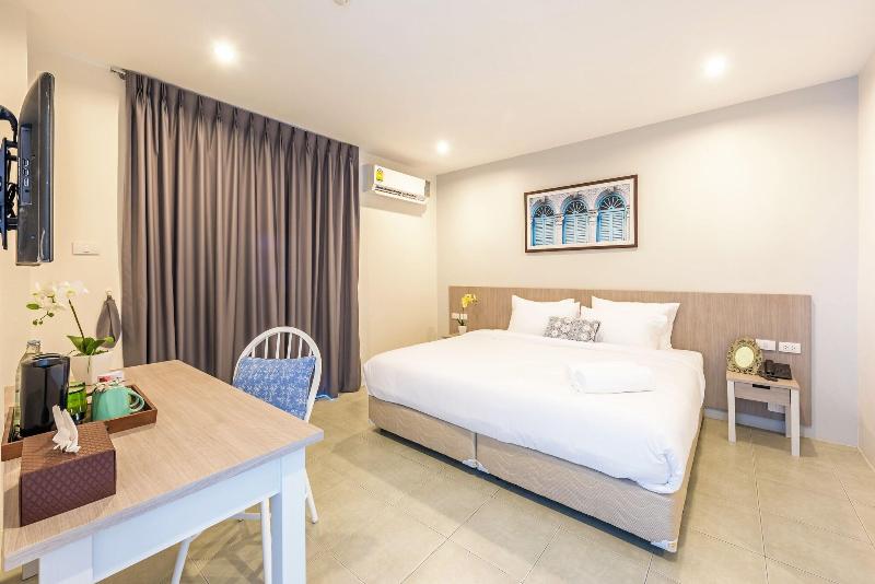 Recenta Suite Phuket Suanluang, Singapore