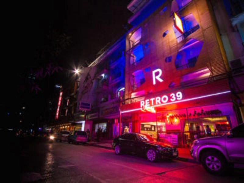 Photo of Retro Box Hotel, 3-star hotel in Chumphon
