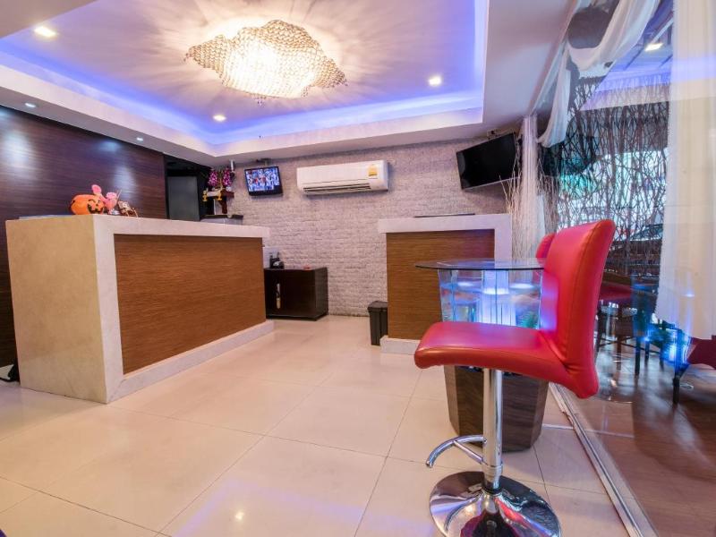 Photo of Retro Box Hotel, 3-star hotel in Chumphon