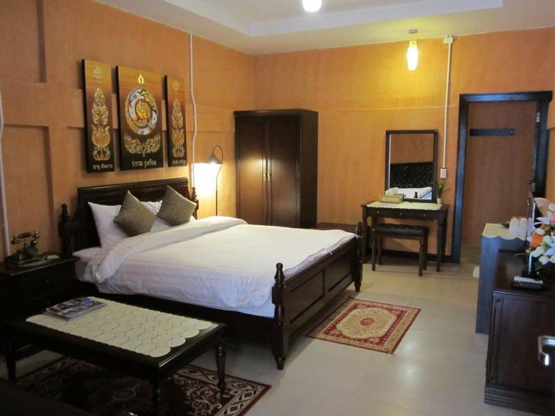 Photo of Retro Box Hotel, 3-star hotel in Chumphon