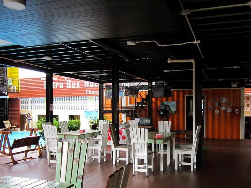 Photo of Retro Box Hotel, 3-star hotel in Chumphon