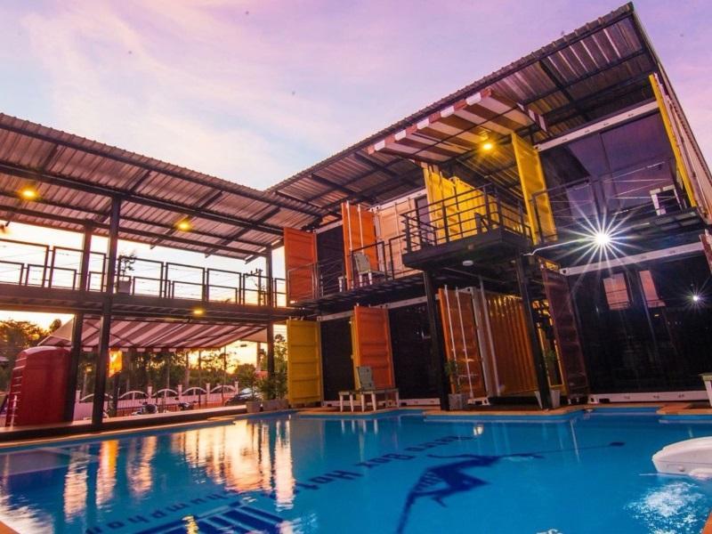 Photo of Retro Box Hotel, 3-star hotel in Chumphon