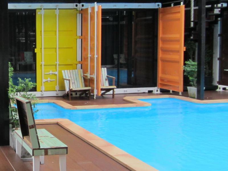Photo of Retro Box Hotel, 3-star hotel in Chumphon