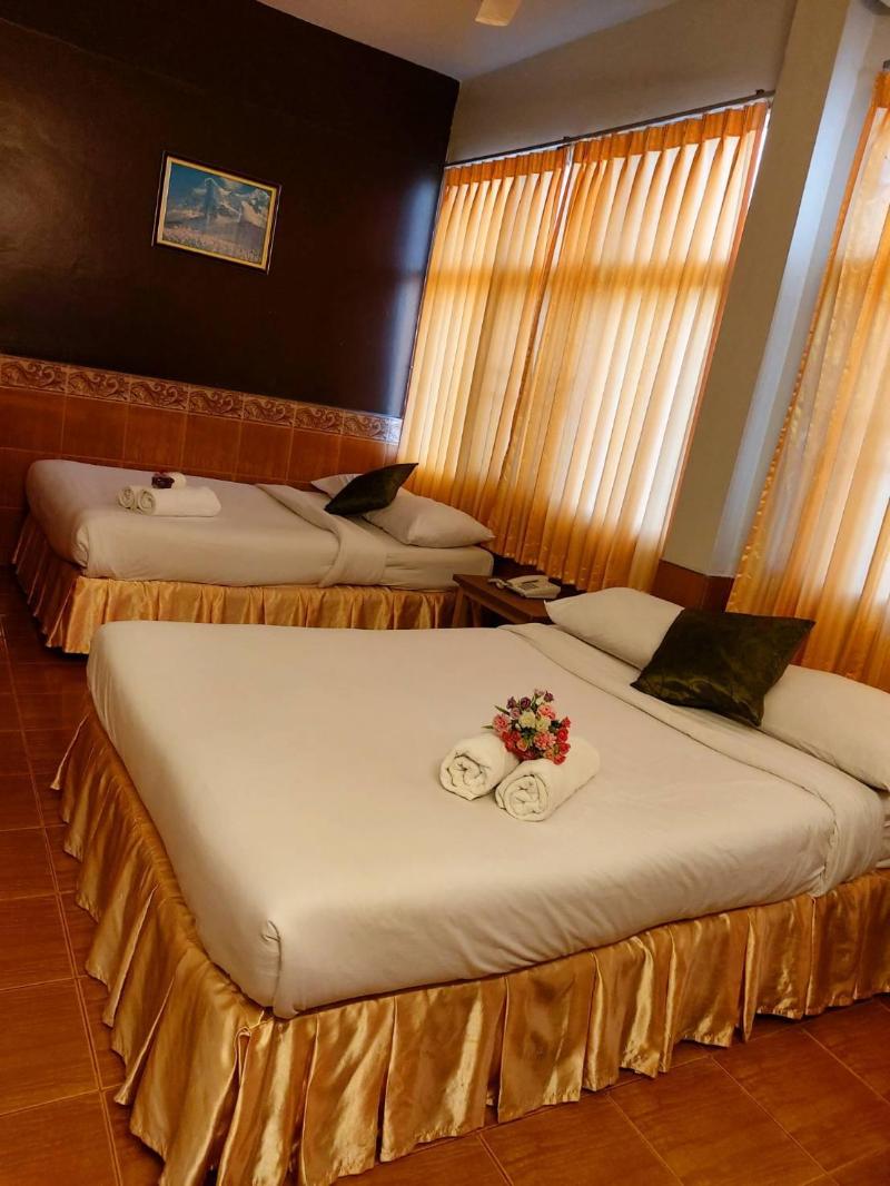 Photo of Suriwong Chumphon Hotel, 2-star hotel in Chumphon