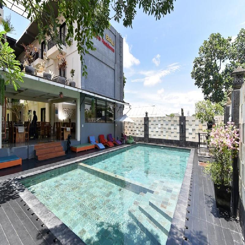 RedDoorz Plus near Mall Bali Galeria 2, Singapore