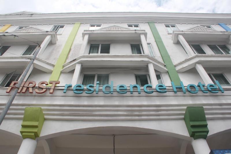 First Residence Hotel, Singapore