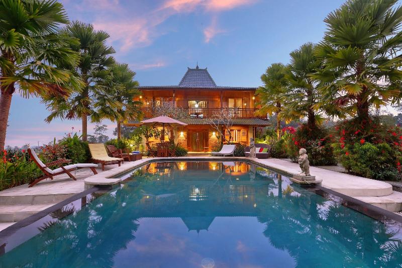 Ti Amo Bali, Singapore