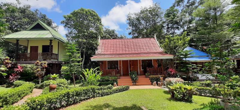Photo of Macura Resort, 3-star hotel in Ko Chang