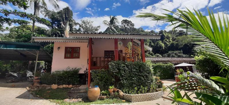 Photo of Macura Resort, 3-star hotel in Ko Chang