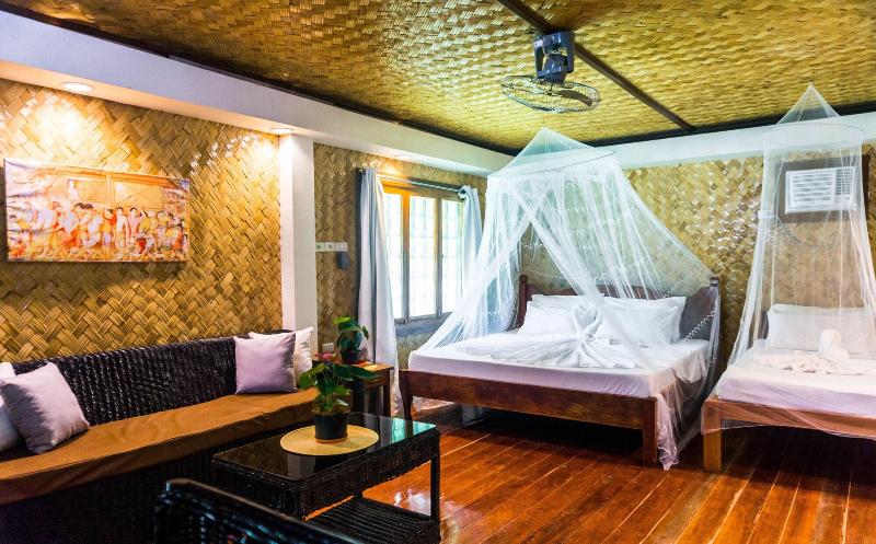 CED Farm exterior, 2-Star hotel in El Nido