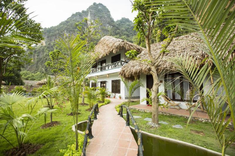 Tam Coc Rice Fields Resort, Singapore